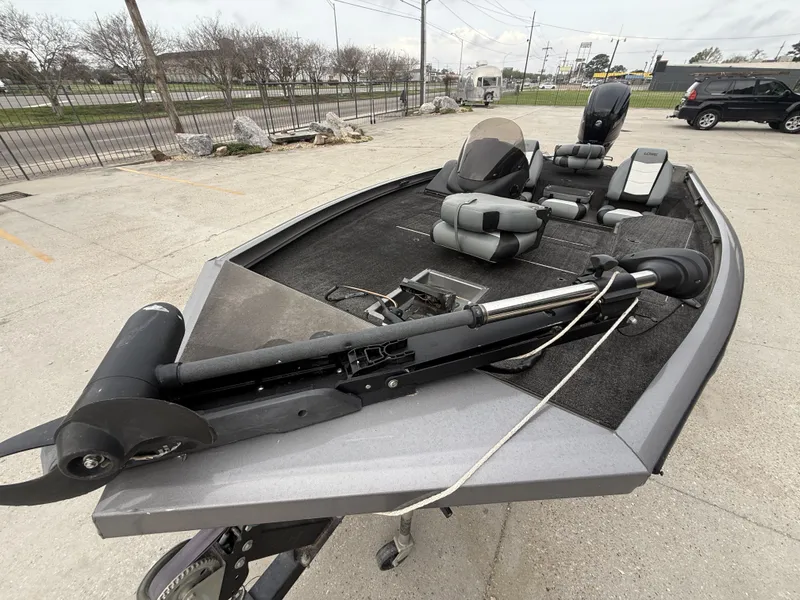 Slide: The Image of Lowe Stinger 175 2016 - 11