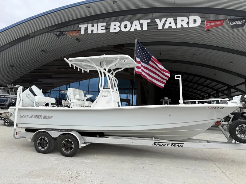 The Image of Blazer 2400 BAY/CC 2021 - 1