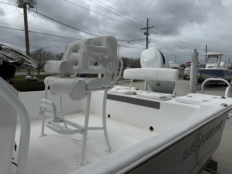 Slide: The Image of Blazer 2400 BAY/CC 2021 - 7