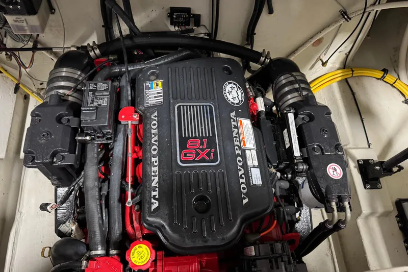 Slide: The Image of Volvo Penta 8.1 GXi engine in 2007 Cobalt 282 boat, detailed view. - 14