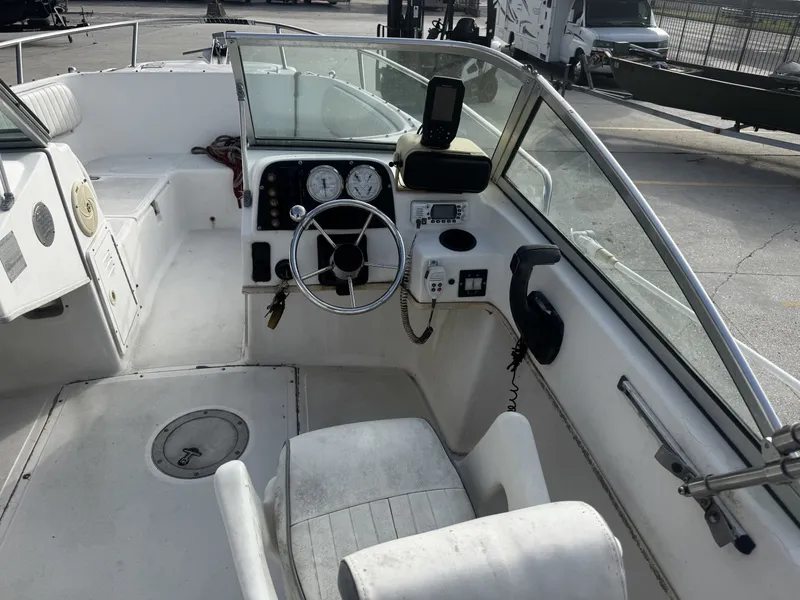 Slide: The Image of Boston Whaler 20 Dauntless 1997 - 10