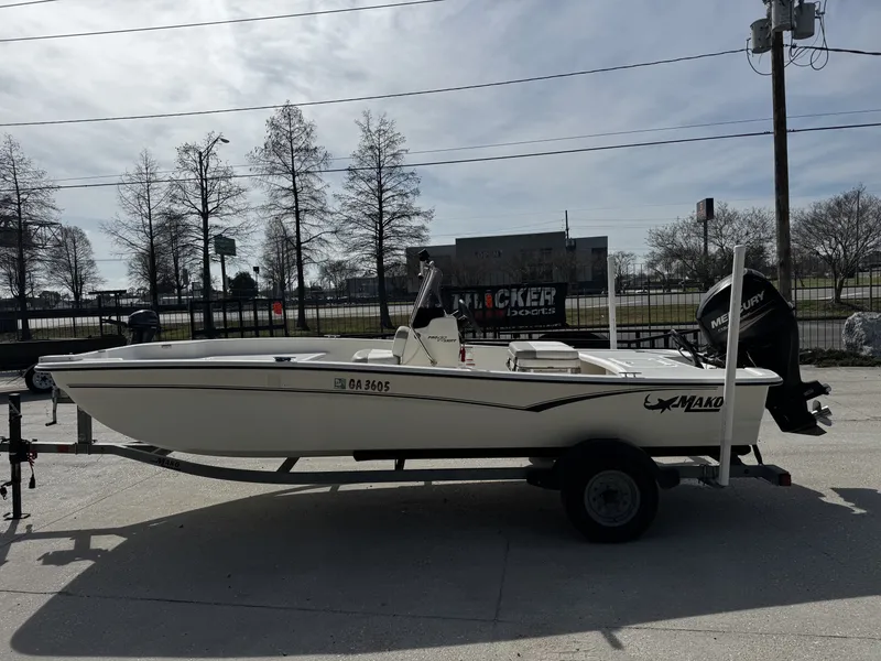 Slide: The Image of Mako Pro Skiff 17 CC 2019 - 11