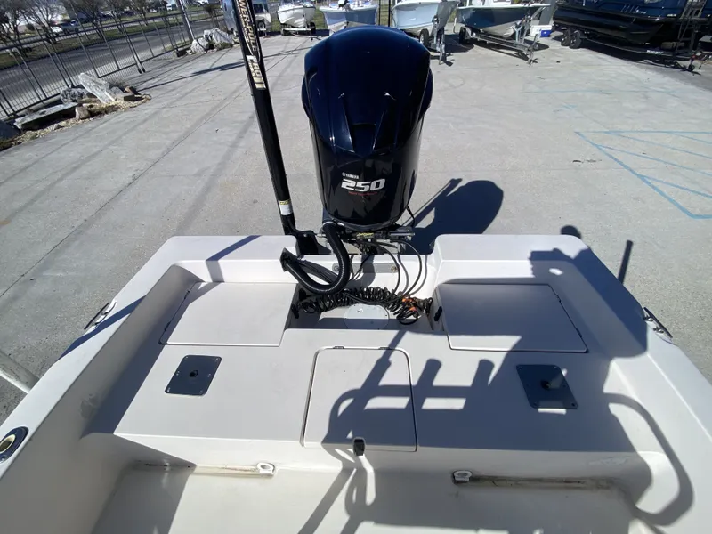 Slide: The Image of Pathfinder 2400-v 2001 - 16