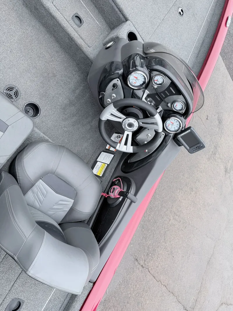 Slide: The Image of Tracker Pro Team 175 TXW 2019 - 3