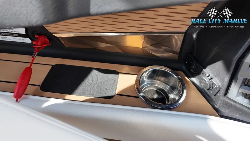 Slide: The Image of Nautique G23 2023 - 17