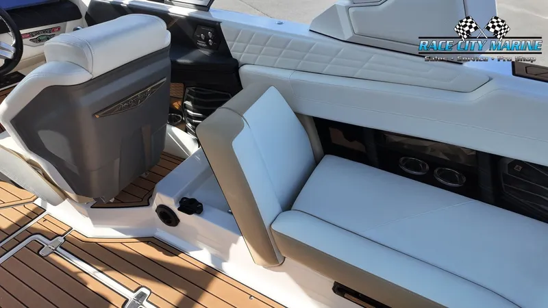 Slide: The Image of Nautique G23 2023 - 24