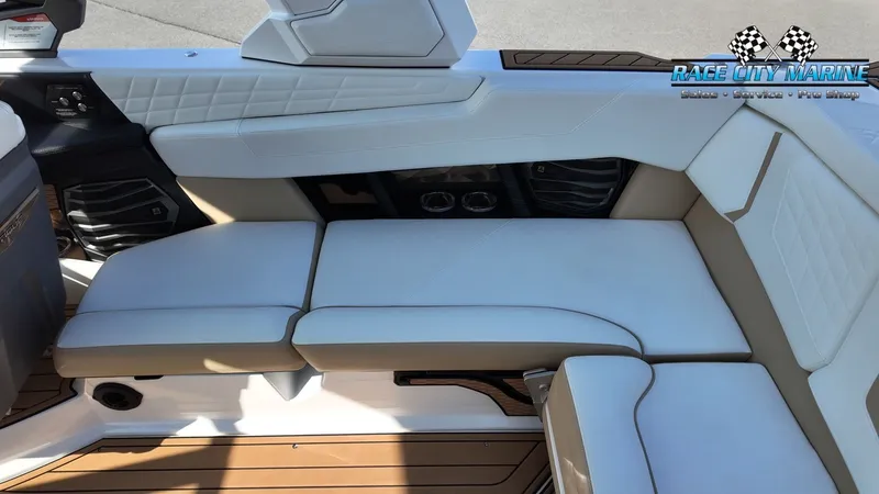 Slide: The Image of Nautique G23 2023 - 47