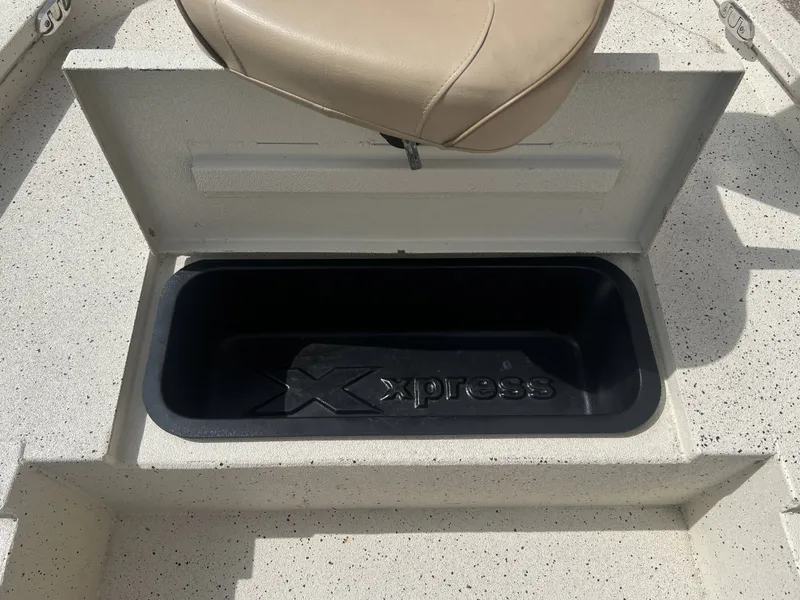 Slide: The Image of Xpress H20B Bay 2021 - 19