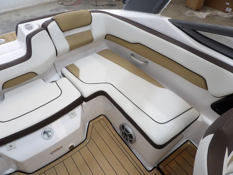 Slide: The Image of Yamaha 195S 2021 - 21