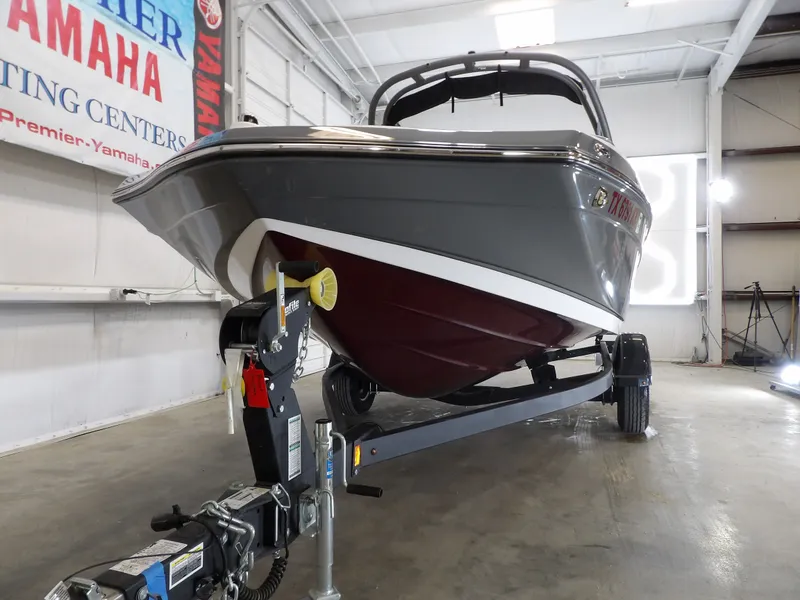 Slide: The Image of Yamaha 195S 2021 - 3