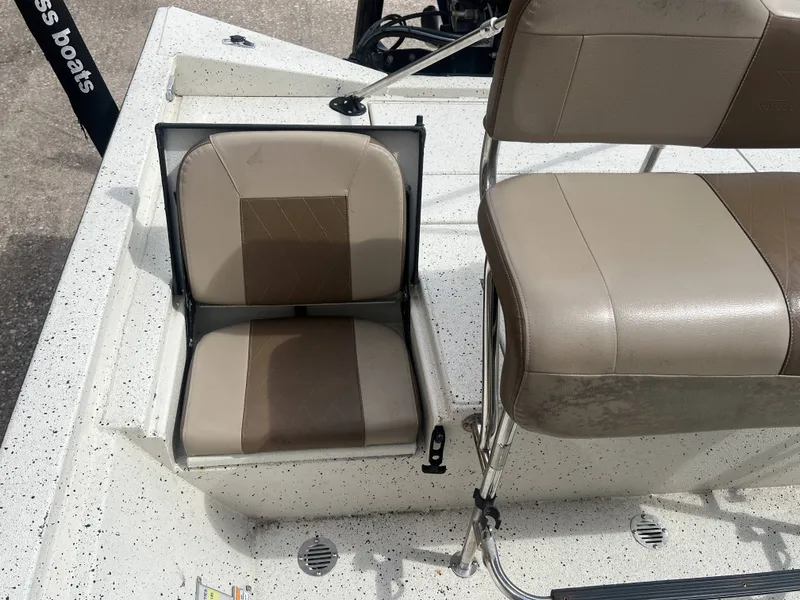 Slide: The Image of Xpress H20B Bay 2021 - 30