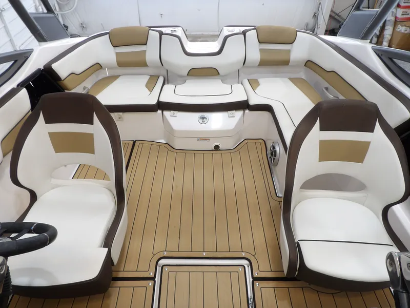 Slide: The Image of Yamaha 195S 2021 - 20