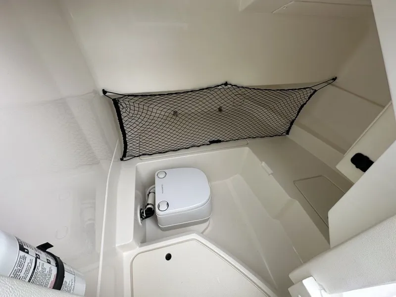 Slide: The Image of Sea Ray SDX 250 Outboard 2019 - 7