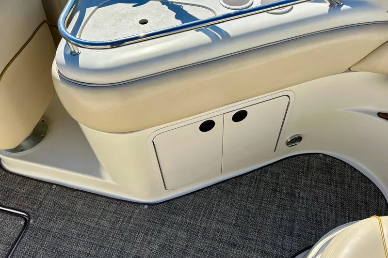 Slide: The Image of JVC speaker on 2000 Sea Ray 240 Sundeck boat, featuring white grille design. - 40