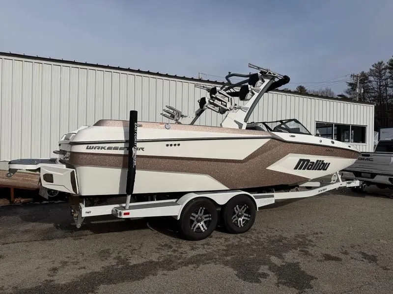 Slide: The Image of Malibu Wakesetter 24 MXZ 2025 - 4