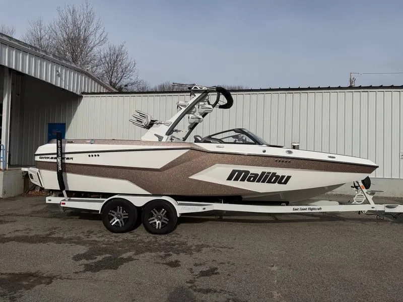 Slide: The Image of Malibu Wakesetter 24 MXZ 2025 - 5