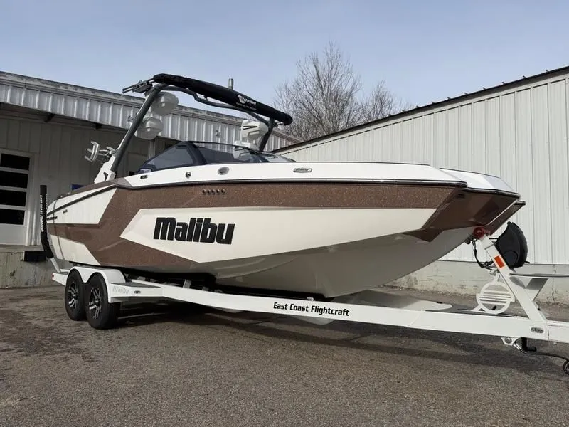 Slide: The Image of Malibu Wakesetter 24 MXZ 2025 - 7