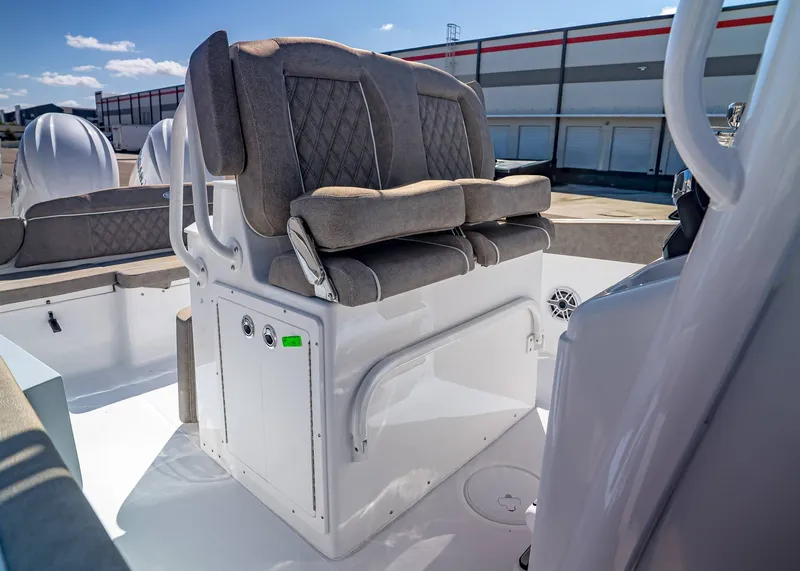 Slide: The Image of Sea Hunt Ultra 265 SE 2026 - 23