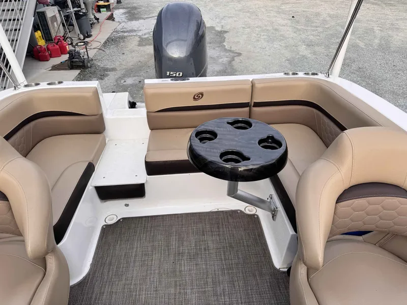 Slide: The Image of Hurricane 192 SS 2020 - 14