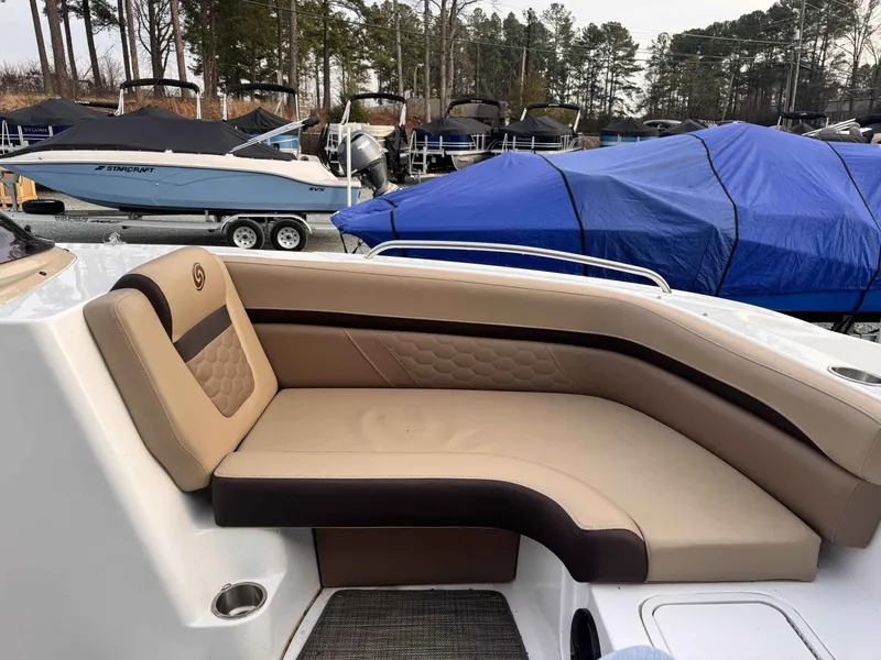 Slide: The Image of Hurricane 192 SS 2020 - 8