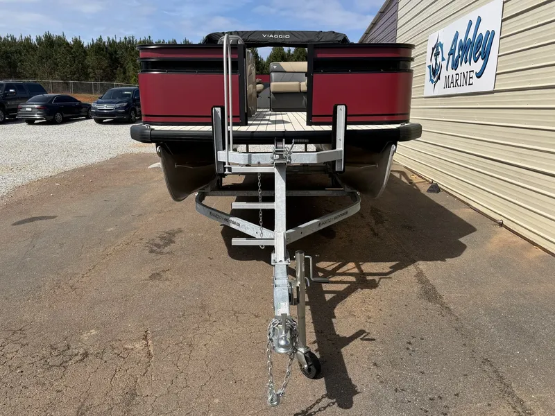 Slide: The Image of Viaggio Lago V 20F-HONDA 115 2026 - 6