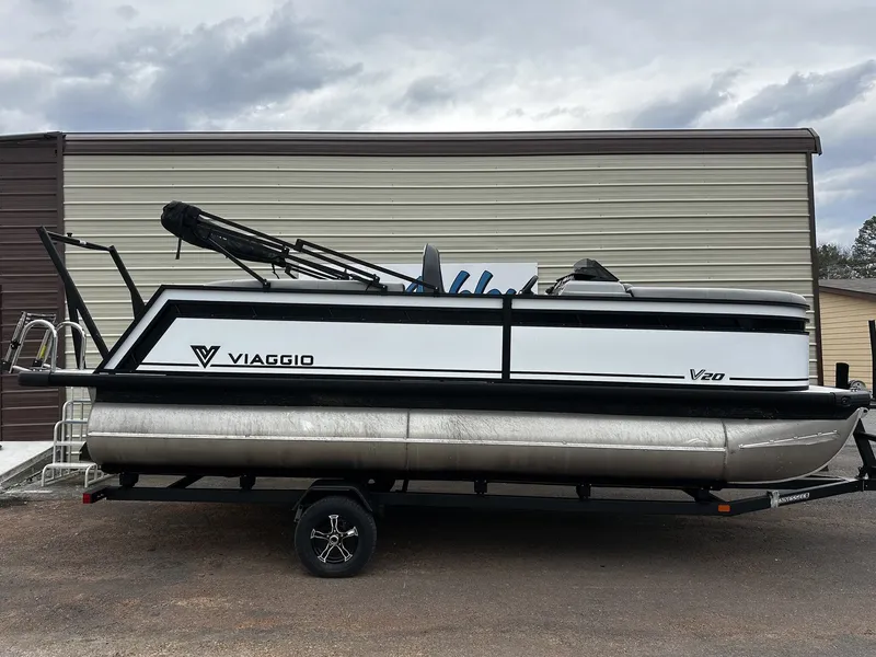 The Image of Viaggio Lago V 20 U-HONDA 115 2026 - undefined