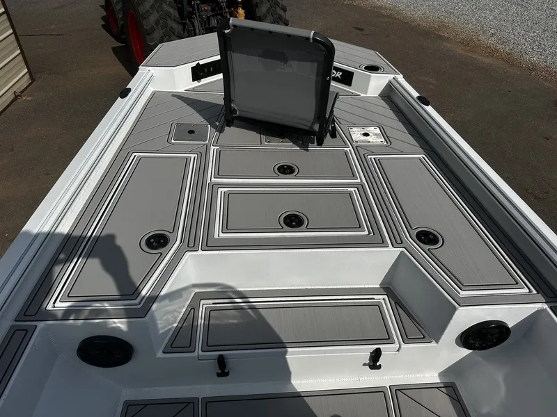 Slide: The Image of 2026 Thor LAKE HAMMER 1900 CC boat deck with gray panels. - 9