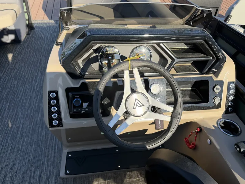 Slide: The Image of Viaggio Lago X 22U-TRITOON-HONDA 200 2026 - 7