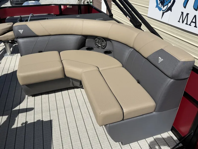 Slide: The Image of Viaggio Lago V-F 20 2026 - 8