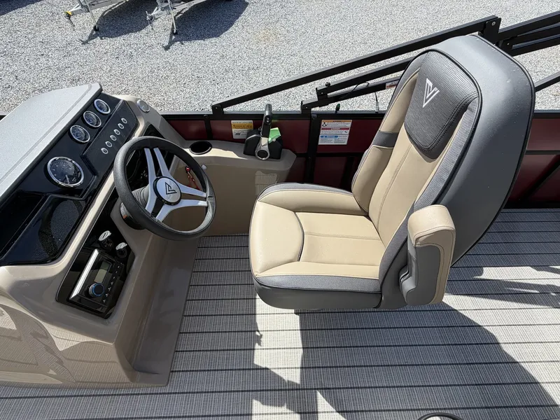 Slide: The Image of Viaggio Lago V 20F-HONDA 115 2026 - 2