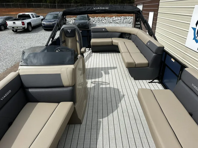 Slide: The Image of Viaggio Lago V-C 20 2026 - 5