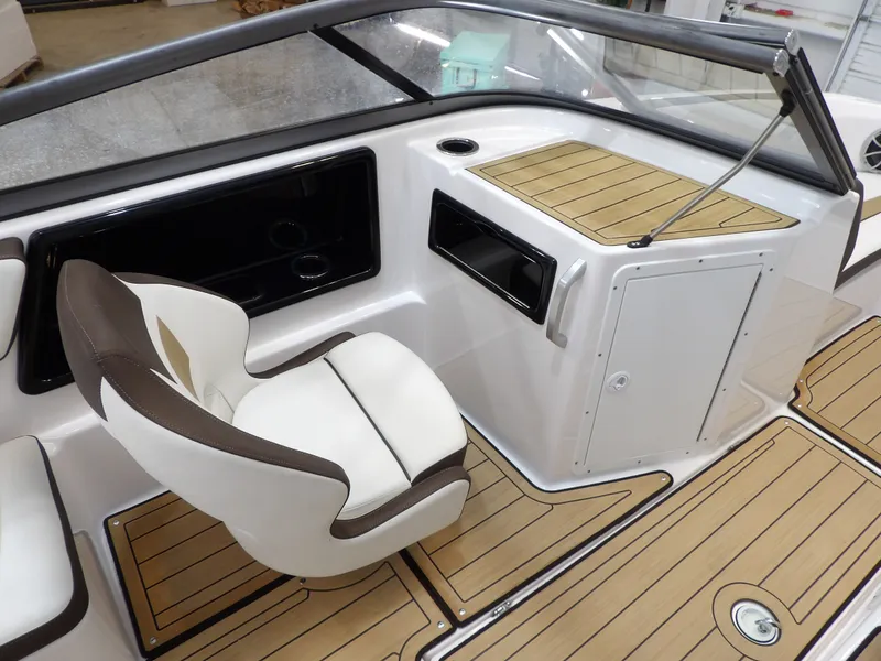 Slide: The Image of Yamaha 195S 2021 - 18