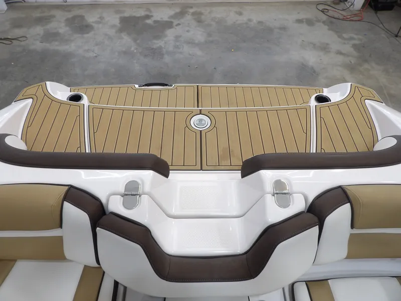 Slide: The Image of Yamaha 195S 2021 - 23