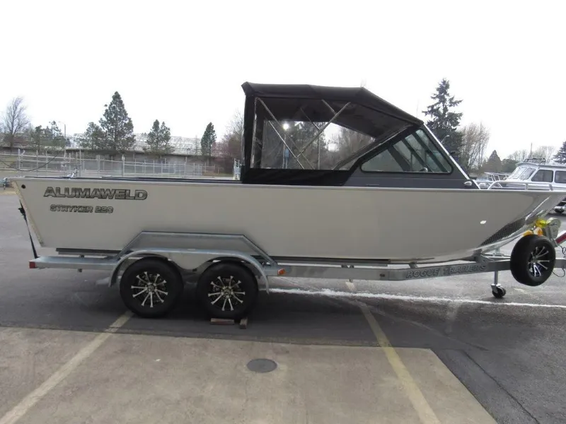 Slide: The Image of Alumaweld STRYKER 220 SPORT 2026 - 6