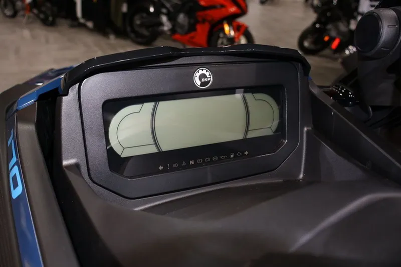 Slide: The Image of Sea-Doo FishPro Sport 170 2026 - 11