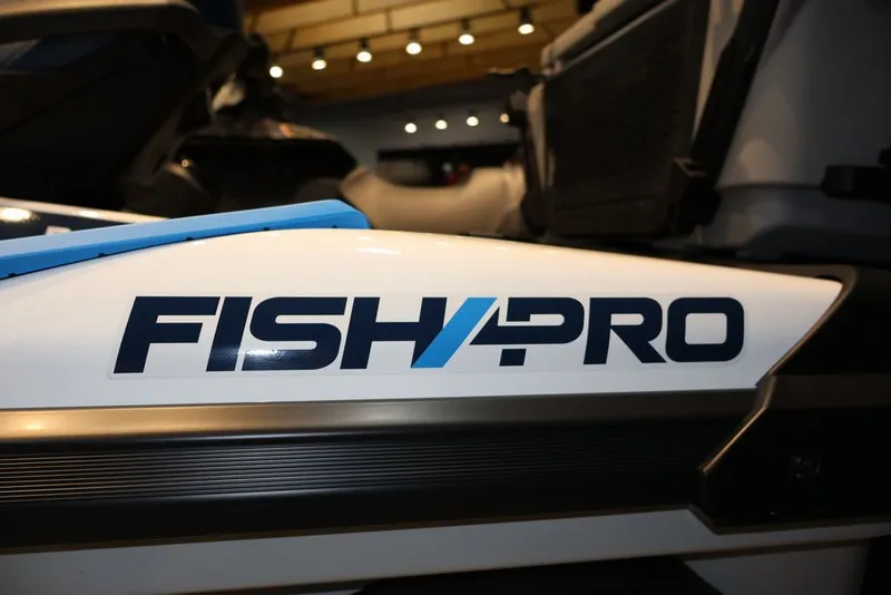 Slide: The Image of Sea-Doo FishPro Sport 170 2026 - 17