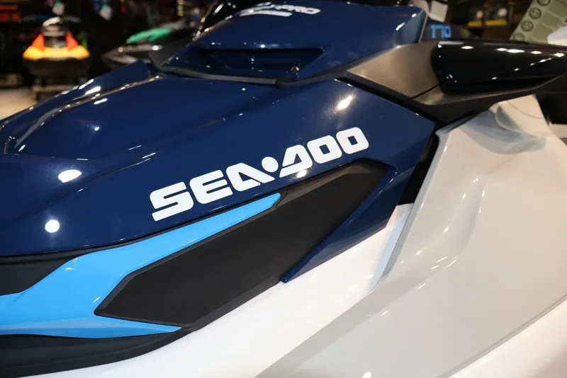 Slide: The Image of Sea-Doo FishPro Sport 170 2026 - 4