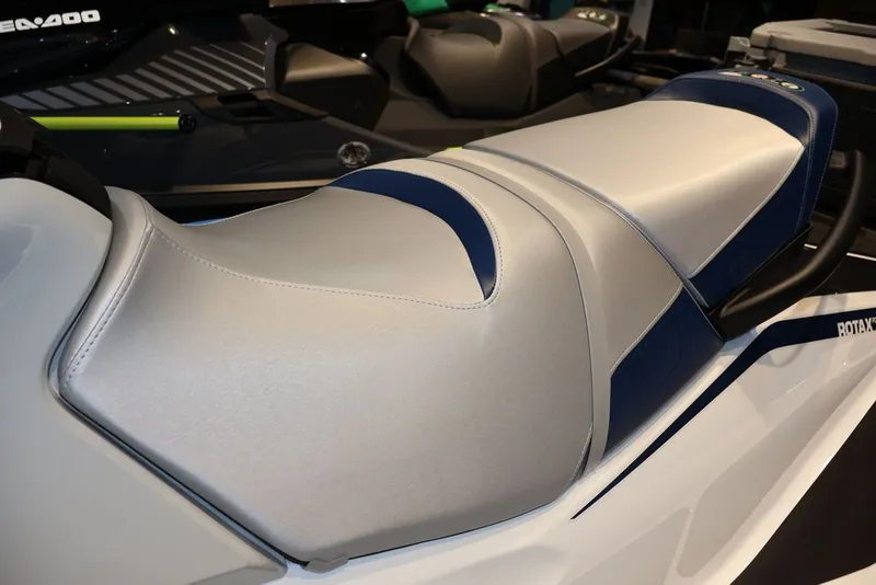 Slide: The Image of Sea-Doo FishPro Sport 170 2026 - 9