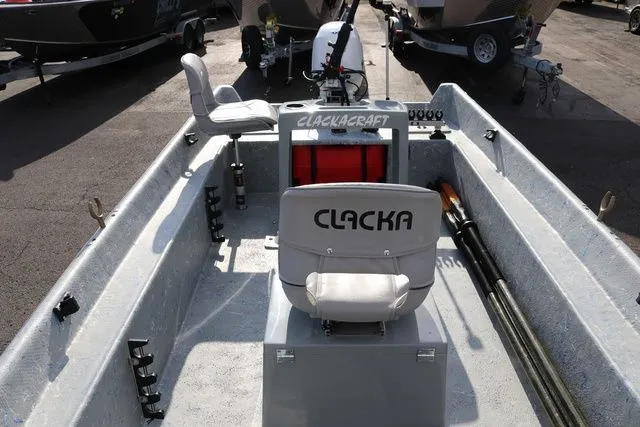 Slide: The Image of ClackaCraft Powerdrifter 17' 2025 - 15