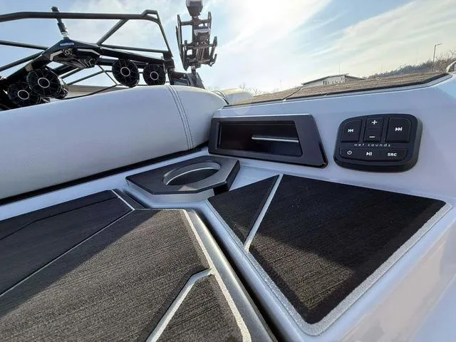 Slide: The Image of Centurion Ri230 2026 - 25