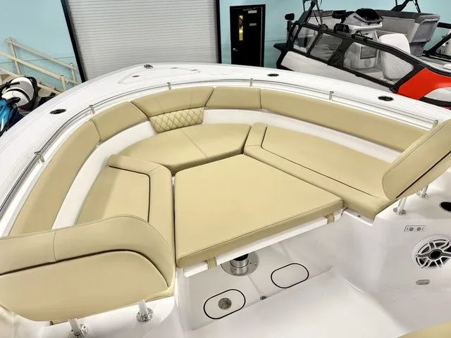 Slide: The Image of Sportsman Heritage 261 Center Console 2026 - 10