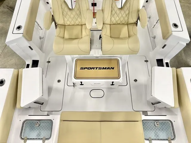 Slide: The Image of Sportsman Heritage 261 Center Console 2026 - 14