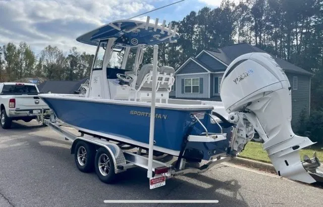 Slide: The Image of Sportsman Masters 247OE Bay Boat 2025 - 5