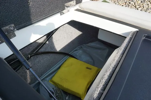 Slide: The Image of Malibu Wakesetter 25 LSV 2018 - 26