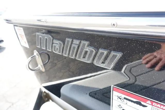 Slide: The Image of Malibu Wakesetter 25 LSV 2018 - 31