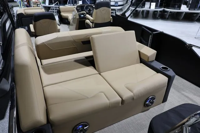 Slide: The Image of Evotti 523 CS 2026 - 12