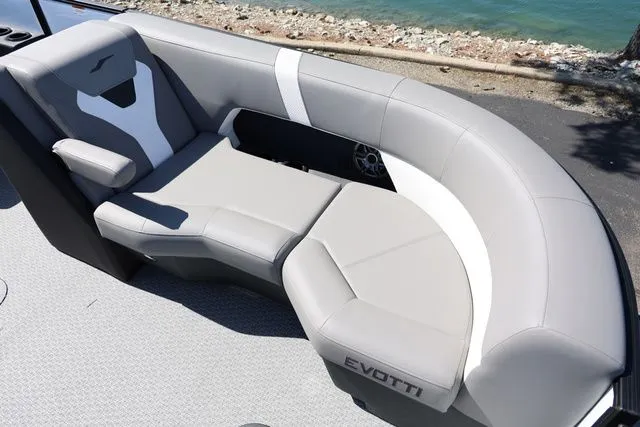 Slide: The Image of Evotti 523 CS 2026 - 10