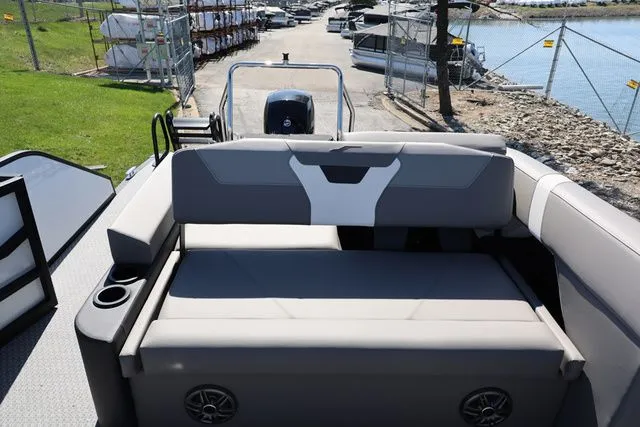 Slide: The Image of Evotti 523 CS 2026 - 14