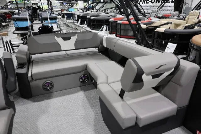 Slide: The Image of Evotti 523 CS OMNI Chaise 2026 - 14