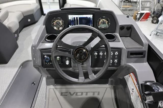 Slide: The Image of Evotti 523 CS OMNI Chaise 2026 - 17